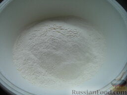 Простое печенье на кефире: Как приготовить простое печенье на кефире:    Включить духовку. Муку просеять. Добавить соль и ванильный сахар.