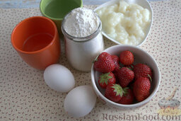 Заварные пирожные с клубникой: Подготавливаем ингредиенты для заварных пирожных с клубникой.