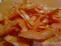 Индийский соус с нутом: Морковь порежьте брусочками.