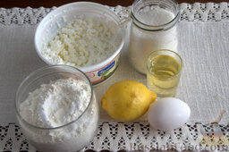 Творожный кекс с лимоном (в мультиварке): Подготовить ингредиенты для приготовления творожного кекса с лимоном в мультиварке.
