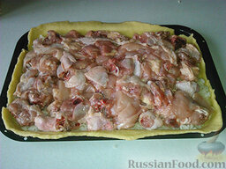 Бабушкин пирог с курицей "Туды-сюды": Потом курицу. Не забудьте курицу посолить. Я почему-то регулярно забываю это сделать :-)