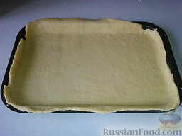 Бабушкин пирог с курицей "Туды-сюды": Вот так тесто выглядит на листе.