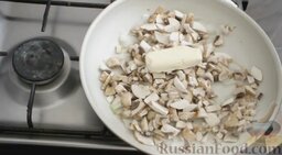 Корзинки из картофеля с грибами: Добавить сливочное масло.