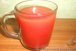 Рис с кабачками и капустой (в мультиварке): Развести томатную пасту в стакане холодной воды.
