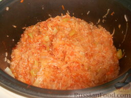 Рис с кабачками и капустой (в мультиварке): Аккуратно перемешать и тушить до готовности.
