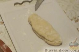 Заварные пирожные "Лебеди" со сгущенкой: Замесить крутое тесто.