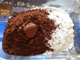 Большой праздничный торт: Как приготовить большой праздничный шоколадный торт:    Сначала я готовила шоколадный корж. Для этого смешайте какао с мукой, солью, разрыхлителем и сахаром в отдельной мисочке.