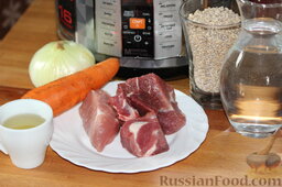 Перловая каша с мясом и овощами (в мультиварке): Подготовить продукты для варки перловой каши с мясом и овощами.