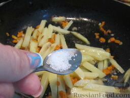 Рагу с помидорами, чечевицей и кукурузой: Подсолить картофель через 10 минут после начала его томления на огне.