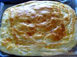 Фытыр по-египетски (слоеный пирог с заварным кремом): Отправьте фытыр по-египетски в разогретую до 180 градусов духовку на 25-30 минут.
