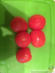 Овощи тушеные "Овощной вальс": Далее очередь помидоров.
