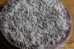 Торт-мусс из ежевики с йогуртом (без выпечки): Уместен будет листик мяты, кокосовая стружка при оформлении такого торта-мусса.