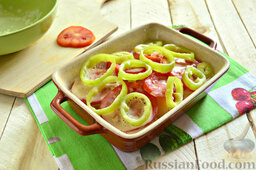Запеканка со свежим болгарским перцем и картофелем: Заливаем ингредиенты яичной заливкой.