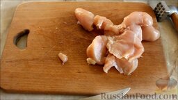 Куриные отбивные в панировочных сухарях: Как приготовить куриные отбивные в панировочных сухарях:    Куриную грудку нарезать наискосок слайсами.
