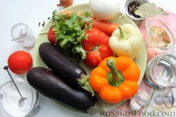 Овощной салат на зиму (без стерилизации): Чтобы заготовить овощной салат на зиму, подготовим необходимые продукты. В качестве консерванта используем уксусную кислоту. Обязательно зелень, чеснок и лук!