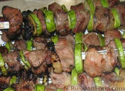 Шашлык из свинины в винном маринаде, с кабачками: Готовьте с удовольствием!