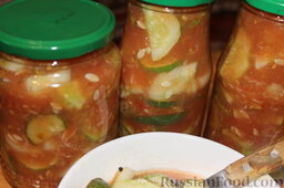 Салат из огурцов в томатном соусе (на зиму): Накрыть крышками и стерилизовать салат минут 15.  Салат на зиму 