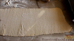 Острые сырные палочки из слоеного теста: Как приготовить сырные палочки из слоеного теста:    Тонко раскатать тесто.