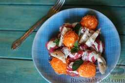 Салат из арбуза с творожно-морковными шариками: Приятного аппетита!