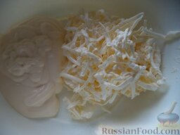 Печенье на рассоле: Как приготовить печенье из рассола:    Маргарин натрите на крупной терке и выложите в миску. Добавьте майонез и соль.