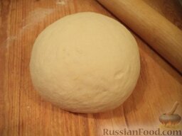 Дрожжевое тесто: Поднявшееся дрожжевое тесто обмять рукой и дать ему подойти еще раз (15-20 минут).  Дрожжевое тесто готово!