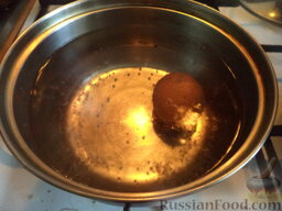 Свекольник горячий: Отварить вкрутую яйцо.