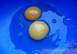 Блинчики «Молния»: Как приготовить блинчики «Молния»:    В миску вбить яйца.