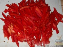 Лечо из красных помидоров: Как приготовить лечо из красных помидоров:    Помидоры моют и нарезают соломкой.