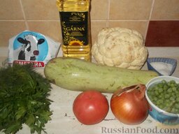 Рагу из кабачков: Подготовить продукты для овощного рагу с кабачками.