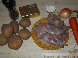 Кролик жареный с картофелем: Подготовить продукты по рецепту жареного кролика с картофелем.