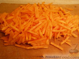 Маринад для рыбы: Морковь мелко нашинковать или натереть на терке.