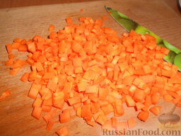 Суп картофельный со щавелем: Затем нарезать морковь аналогично луку.