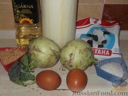 Капуста кольраби жареная: Подготовить продукты для приготовления капусты кольраби жареной.