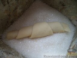 Творожное печенье: По желанию рулетик окунуть в сахар.