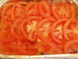 Макароны фаршированные: Сверху сыр накрыть кружочками помидоров.