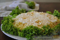 Салат "Цезарь" слоеный с креветками и крабовыми палочками: 7 - сыр;  8 - майонез (или соус);