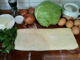 Кулебяка с капустой: Подготовить продукты для кулебяки с капустой.
