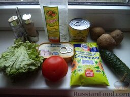 Салат из печени трески и кукурузы: Продукты для салата из печени трески с кукурузой перед вами.