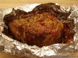 Мясо в духовке: Достать мясо из духовки, охладить.