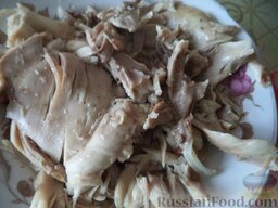 Суп-пюре из курицы: После этого тушку вынуть и отделить мясо от костей. Отдельно отложить филе.