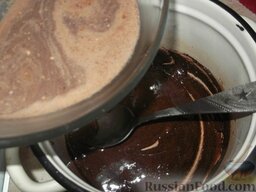 Крем заварной шоколадный: Добавить шоколад, распущенный в горячем молоке.