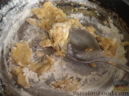 Печень, тушенная в сметанном соусе: Затем 1 ст. ложку сливочного масла растопить. Подготовленную муку смешать с оставшимся растопленным маслом.
