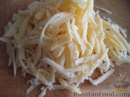 Кабачки, фаршированные мясом и рисом: Твердый сыр натереть на терке.