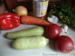 Рагу из кабачков: Продукты для овощного рагу из кабачков перед вами.