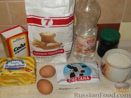 Бабушкин пирог: Подготовить продукты для приготовления бабушкиного пирога.