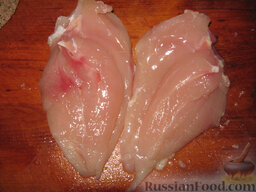 Котлета по-киевски: Берем куриное филе без кости.