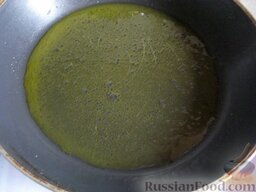 Отбивные из свинины (карбонат): На сковороде разогреваем топленое (сливочное) масло.