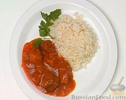 Гуляш из свинины: Гарнир к гуляшу выбирайте по вкусу. Хорошо подать гуляш с отварным рисом (а также с картофелем или макаронными изделиями).  Приятного аппетита!