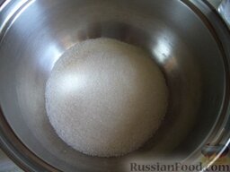 Глазурь белковая для кулича: Как приготовить глазурь для куличей:    В кастрюльку добавить 1/2 стакана сахарного песка.