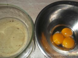 Вишневый пирог с безе: Отделить белки от желтков. Белки поставить в холодильник.